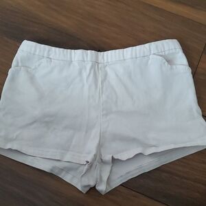 Celebrity Pink size 3 white shorts
